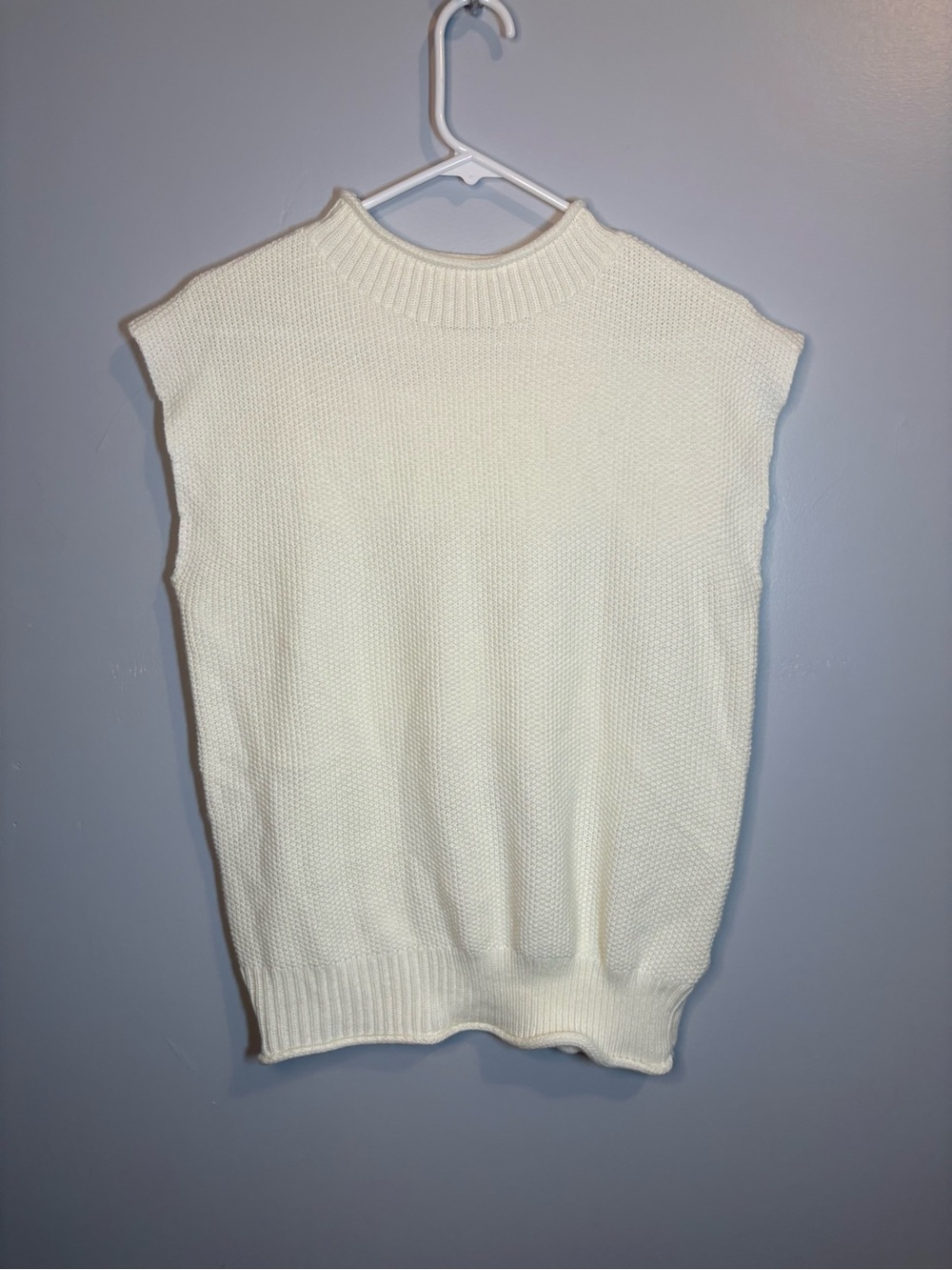 Cream Knit Sweater Vest Medium Neutral Preppy Fall Winter Soft Cozy Comfy Women